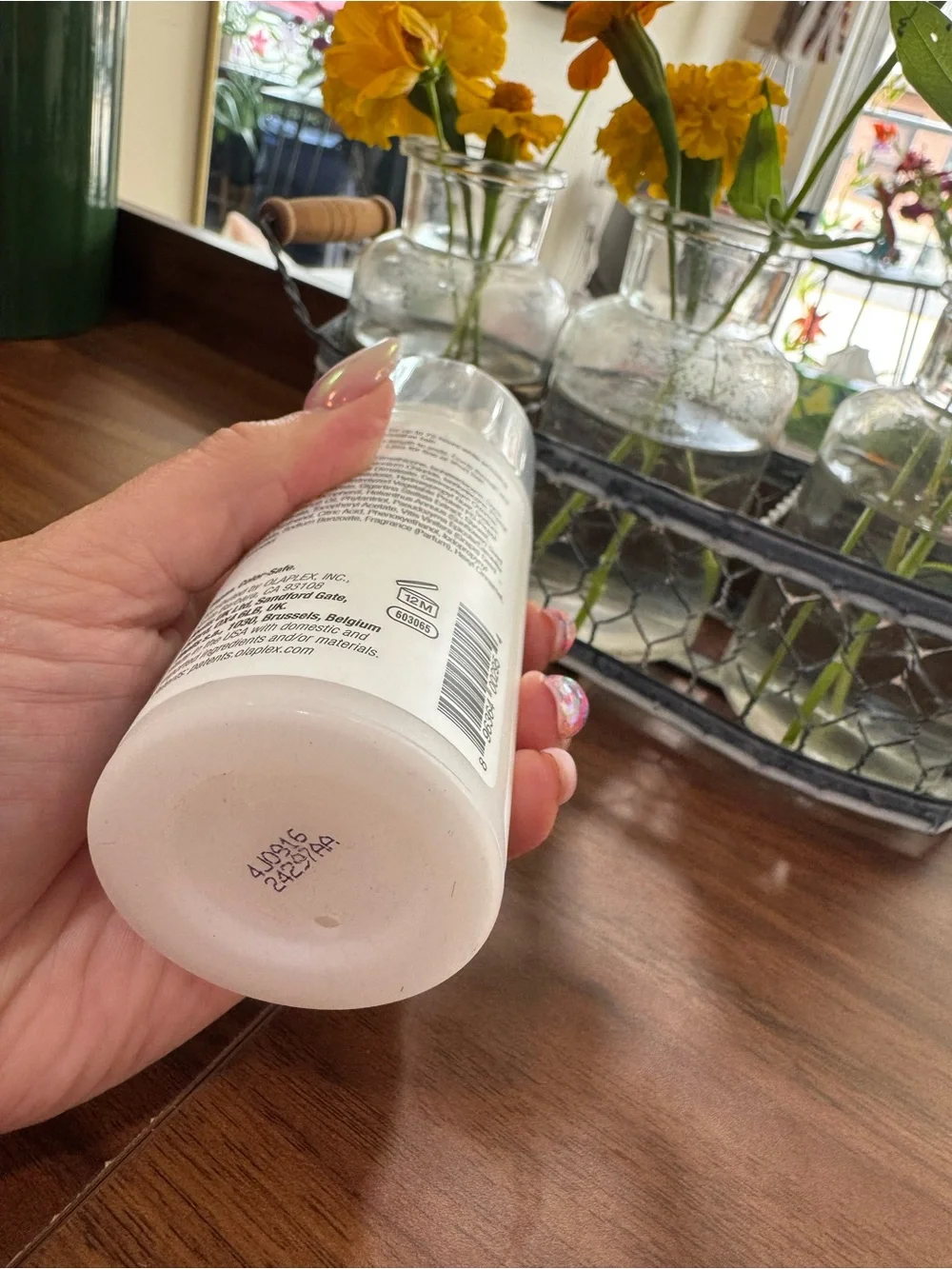 OLAPLEX image shows